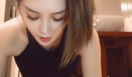 美女抖胸视频,美女抖胸视频引发热议